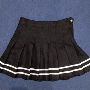 black pleated tennis skirt